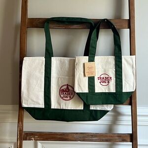 NWT Trader Joe’s Tote Bag Set - Green